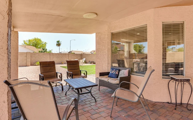 Glendale Gem: Outdoor Pool Table & Kitchen!