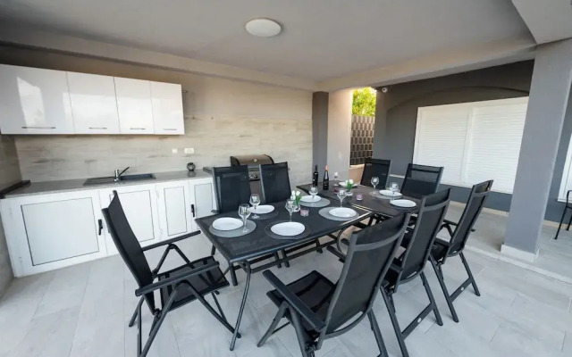 Beachfront Villa Mihovil With Direct Beach Access