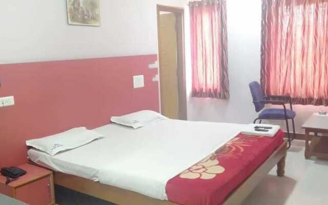 iROOMZ Hotel Ashoka