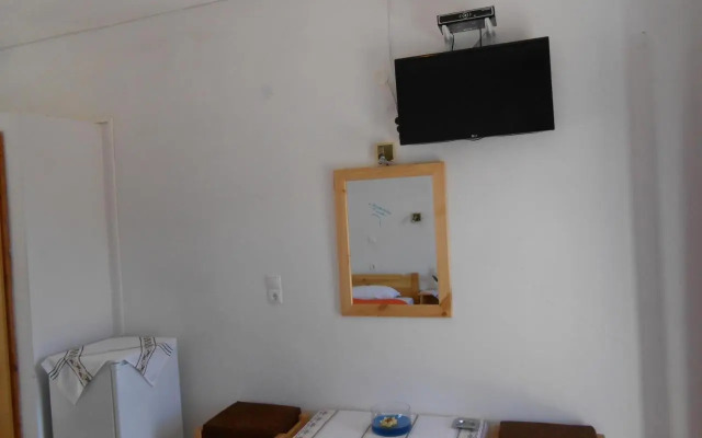 Nikos Place