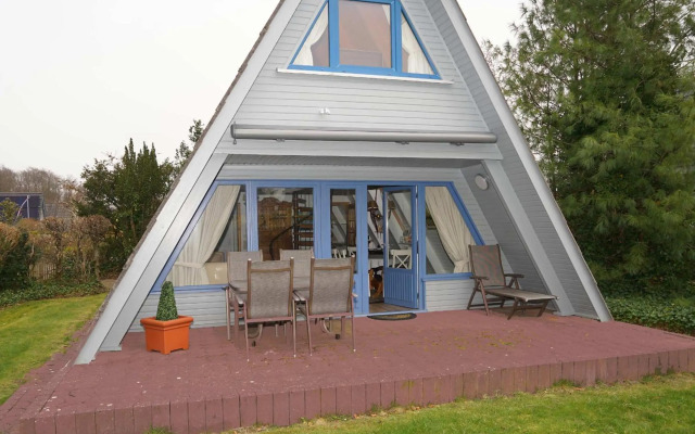 Zeltdachhaus _ grosse Terrasse _ m