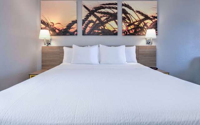 Days Inn by Wyndham Greenville MS
