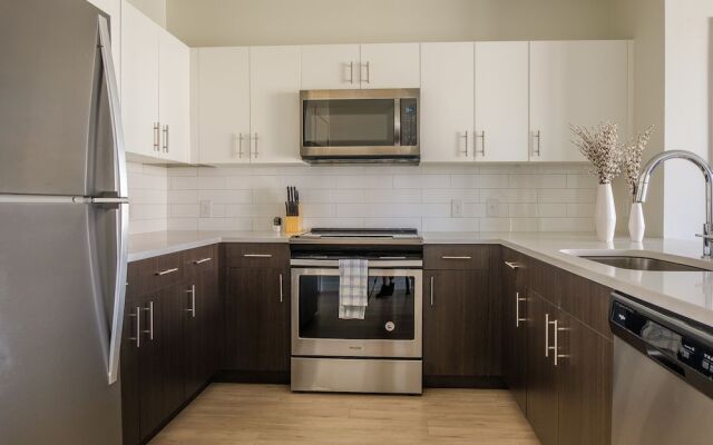 Comfy Downtown Apartments by Frontdesk
