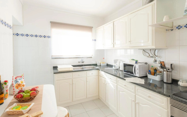 The Yellow House Cascais