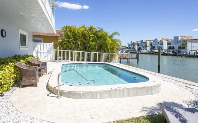 Waterfront & Pool B Star5vacations