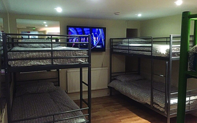 Bobby's Bunkhouse - Hostel