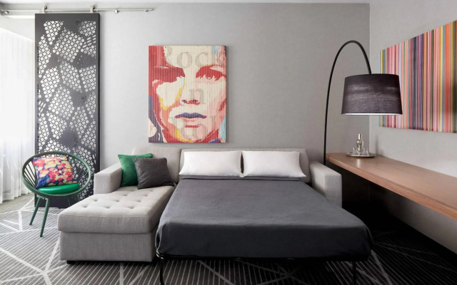 Renaissance Montreal Downtown Hotel