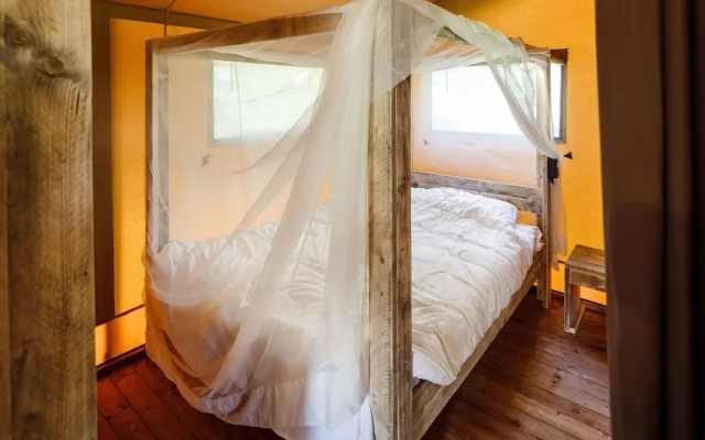 Atmospheric Glamping Tent With Bathroom in Nature