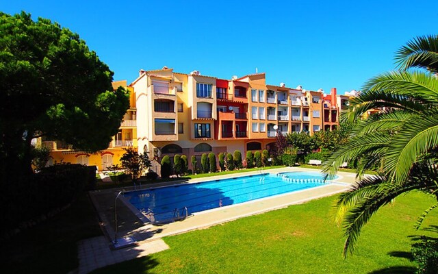 Luxurious Apartment in Empuriabrava With Sea View