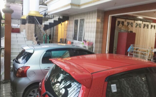 Hotel O Guest House Bu Iin Syariah