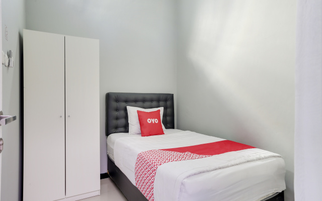 OYO 3971 Griya Loka Syariah 1 Sampangan – Guest Rooms – Semarang