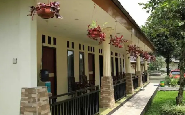 Indra Djaya Hotel