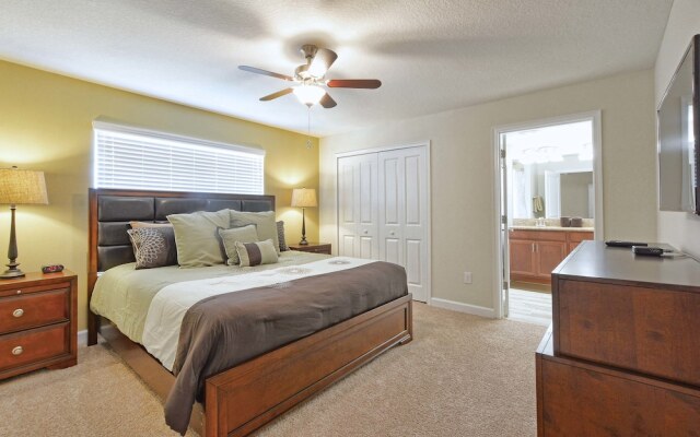 Storey Lake 4 Bedroom Townhome w Splashpool - 1619ST