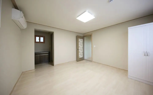 Mori House