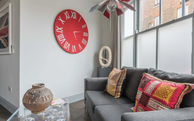 Classic Hammersmith Home by Ravenscourt Park by Underthedoormat