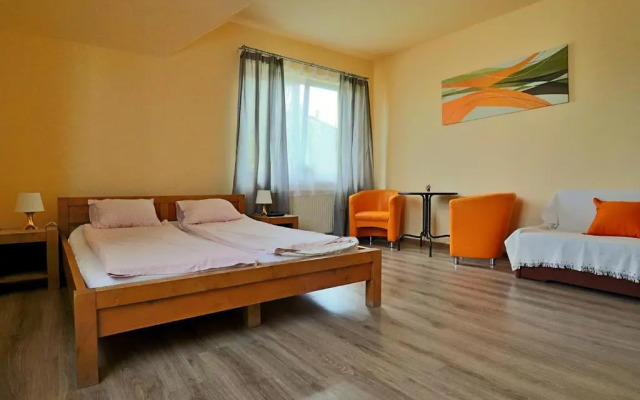 BedRooms 3 Maja 15A