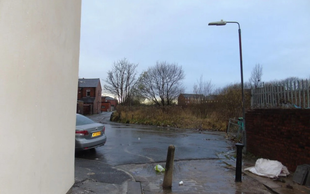 Captivating 1-bedroom Apartment in Bolton