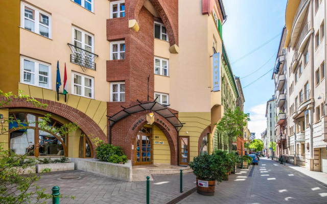 Corvin Hotel Budapest - Sissi wing