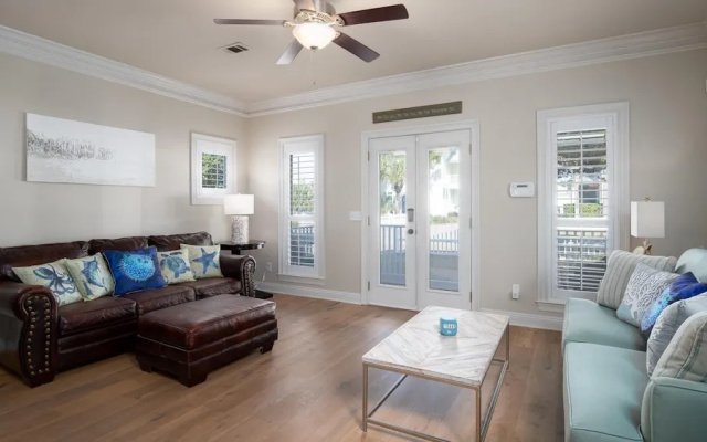 Sea Brees Crystal Shores