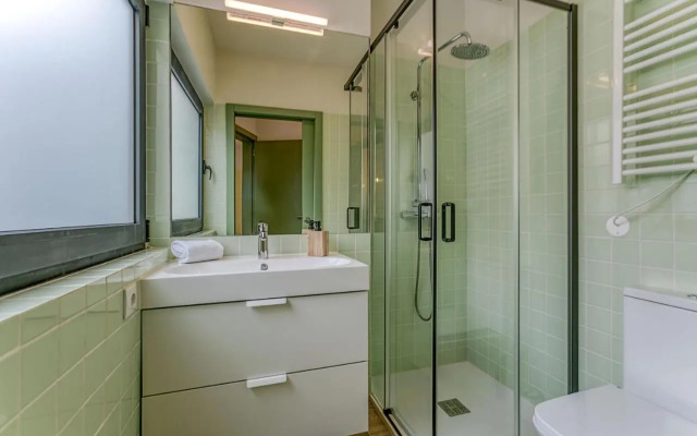 Travel and Live Apartments