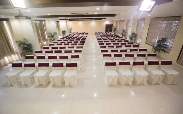 Grand Sarovar Portico