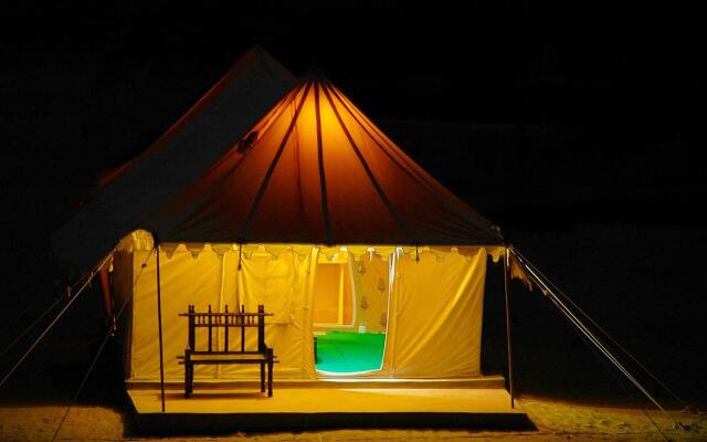 Moonlight Oasis Camp