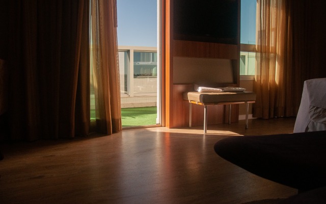 Jade Hotel