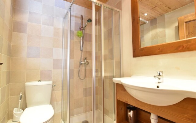 Lake View Chalet in Tignes near Ski Area