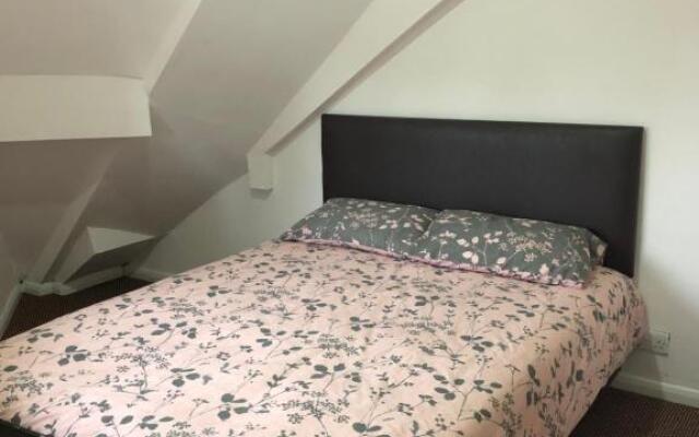 Treetops flat2 Hall Green B28