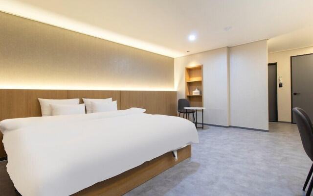 Hwaseong Stay13 Hotel