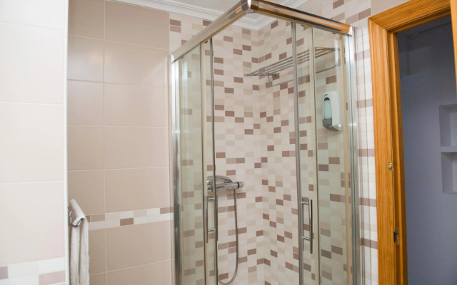 Las Damas Premium 23F Beach Front - Pool & Parking