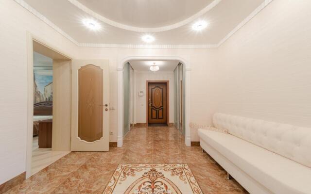 Apartments on Levo-Bulachnaya street 16