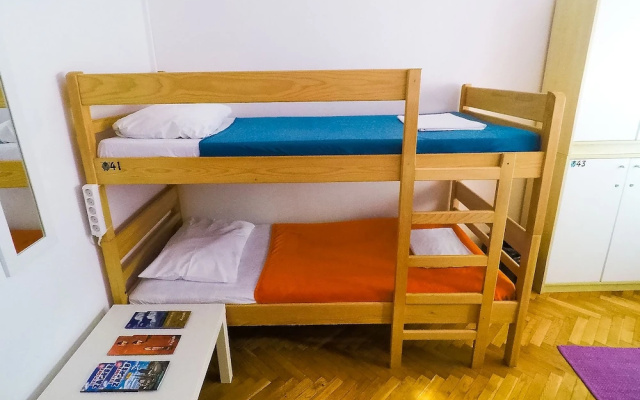 Whole Wide World Hostel & Bar
