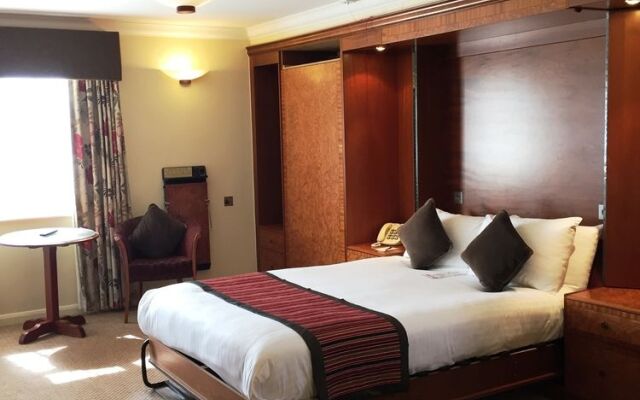 The Royal Chace Hotel