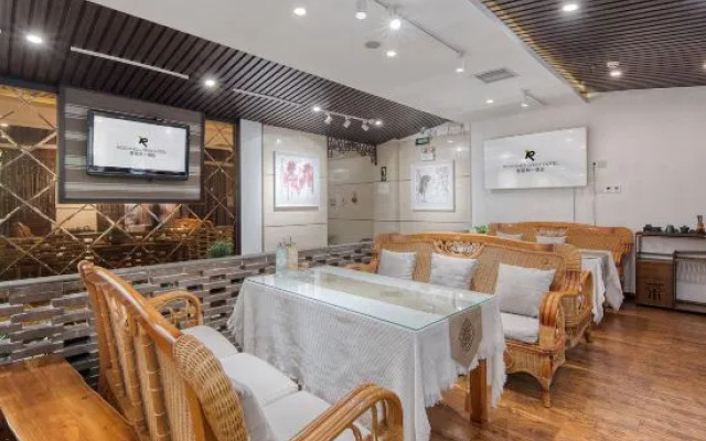 Licheng Heyi Hotel (Changsha Wuyi Square IFS International Financial Center)