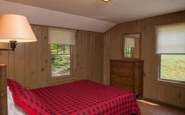 Elk Lake Lodge