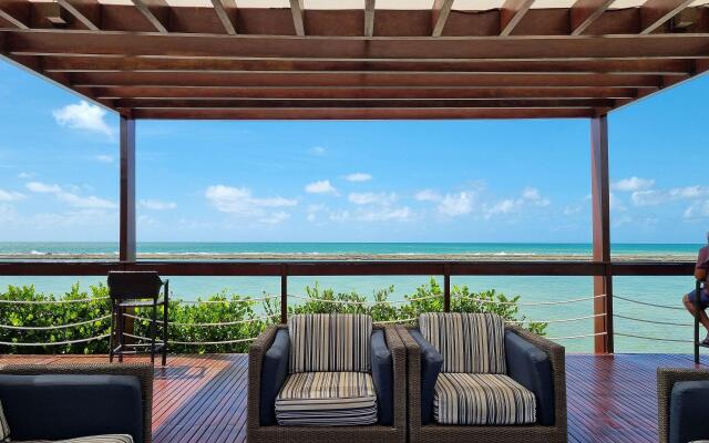 Nui Supreme Beach Living Muro Alto por Brevelar