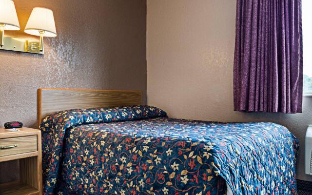 Bison Inn & Suites on University