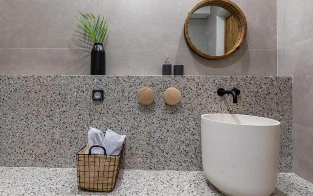 Polemis Studios & Apartments