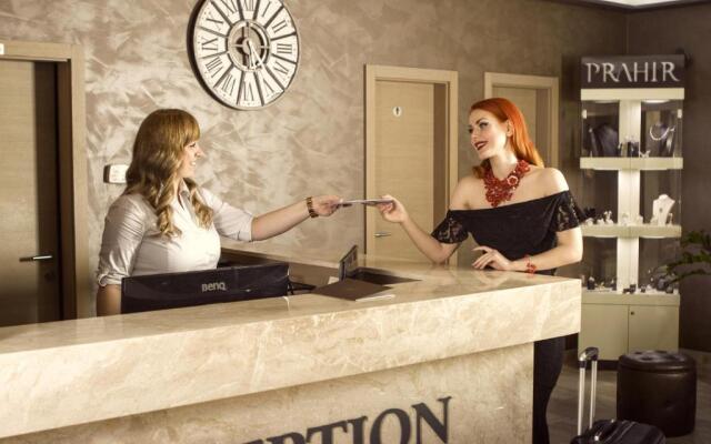 Royal Airport Hotel