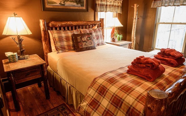RoosterComb Inn