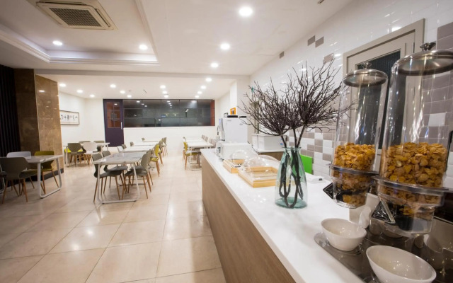La Mer Hotel