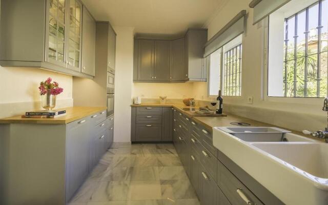 Beautiful Villa Near Beach - Marbella