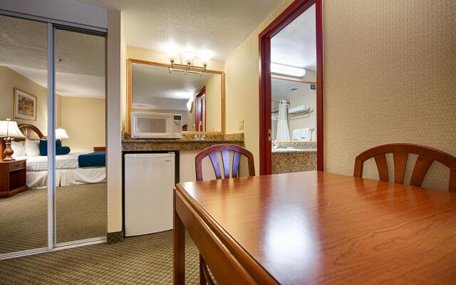 Comfort Inn & Suites Downtown Tacoma