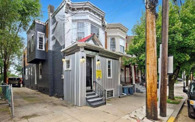 Stylish 4 Bedroom Home Near Philadelphia