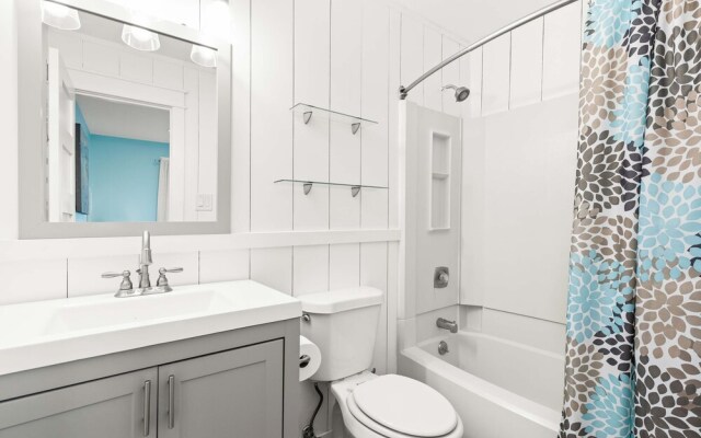 Lighthouse Point 20B