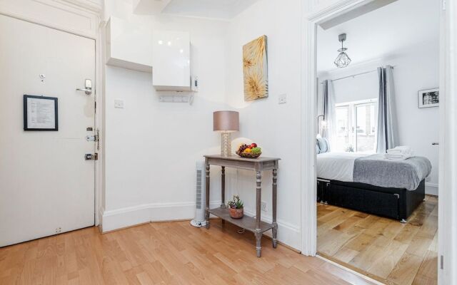 Trendy Covent Garden Apartment