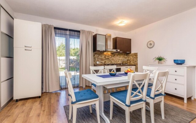 Awesome Home in Kras With Wifi and 2 Bedrooms