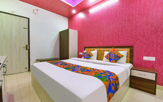 Fabhotel The Lotus