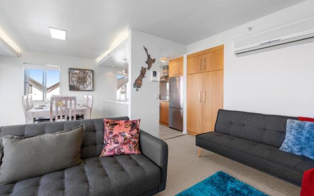 The Lake Life - Taupo Central Holiday Apartment